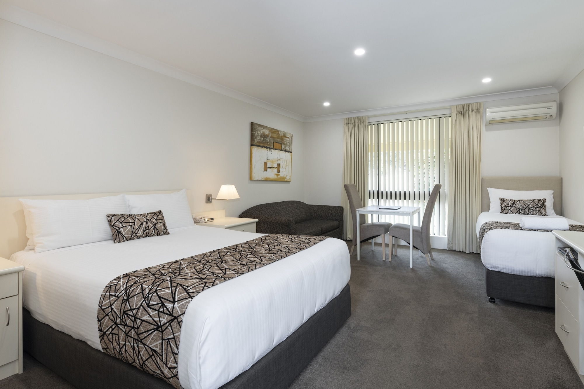 Executive, 1 Queen and 1 Single Bed, Ground Floor