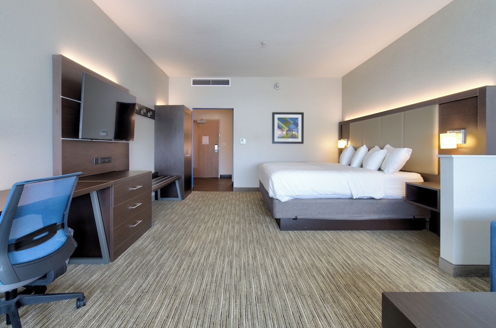 Holiday Inn Express and Suites Onalaska - La Crosse Area 26/71