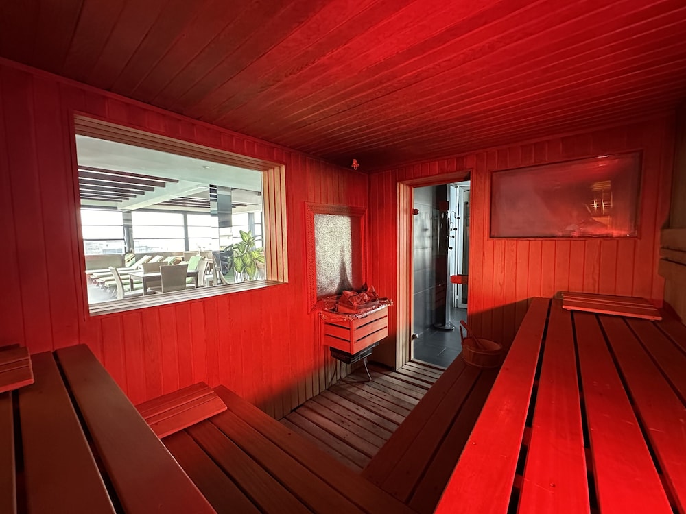 AHC Old City Hotel 47/70