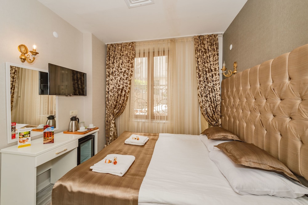 Grand Pamir Hotel 13/50