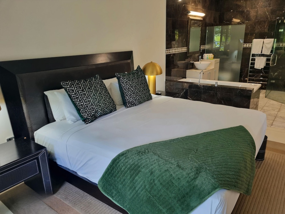 Penthouse, King Bed, 2 Queen and Twin Beds, Ocean View