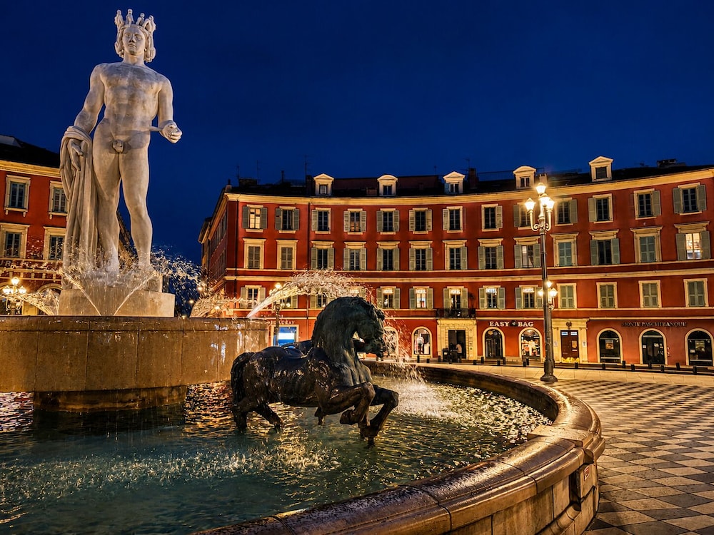 Hotel De La Mer 27/50