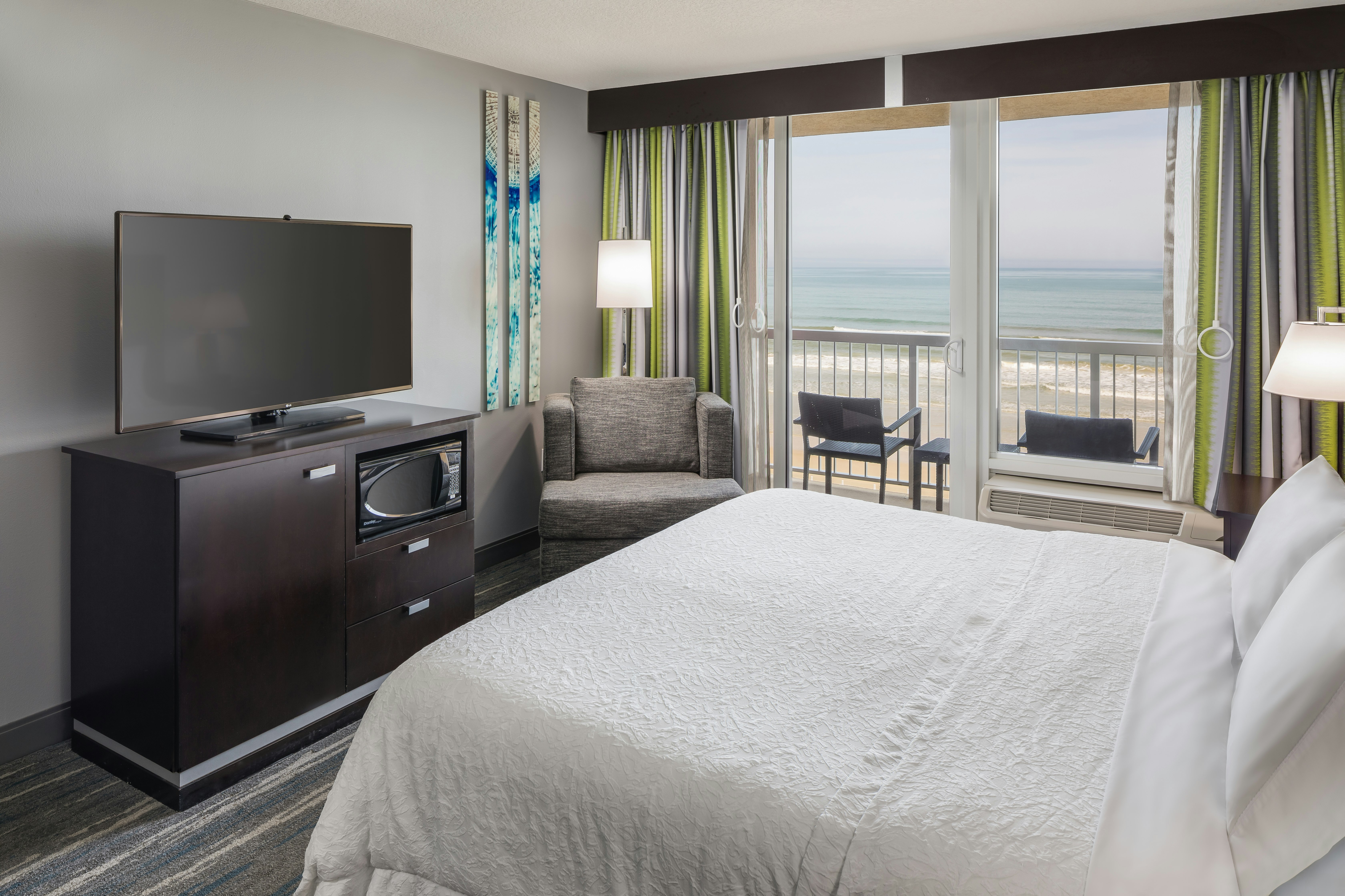 Room, King Bed, Ocean Front, Accessible
