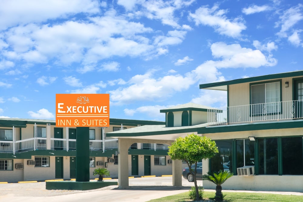 Executive Inn and Kitchenette Suites 1/34