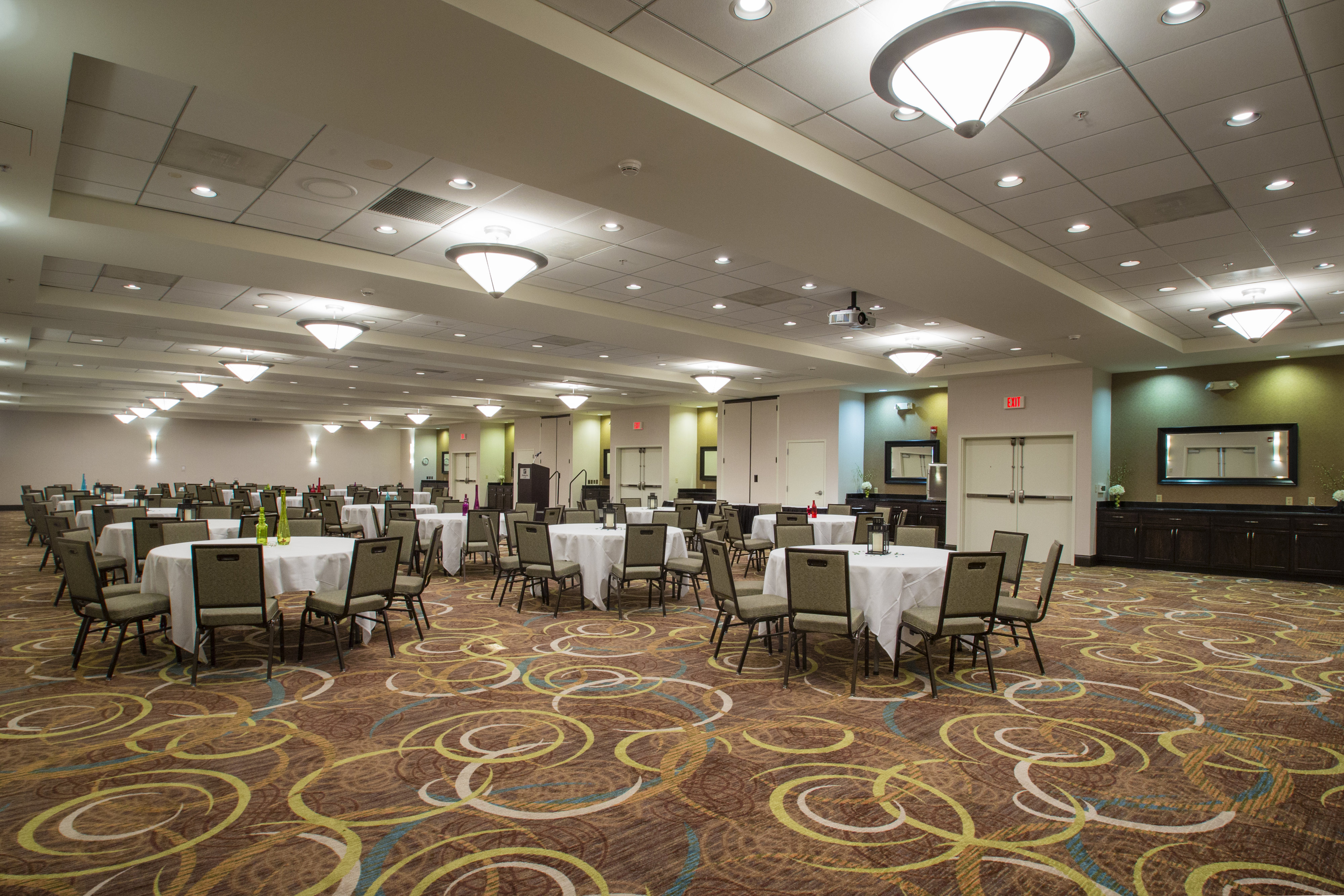 Holiday Inn Hotel Suites Bloomington Airport 43/50