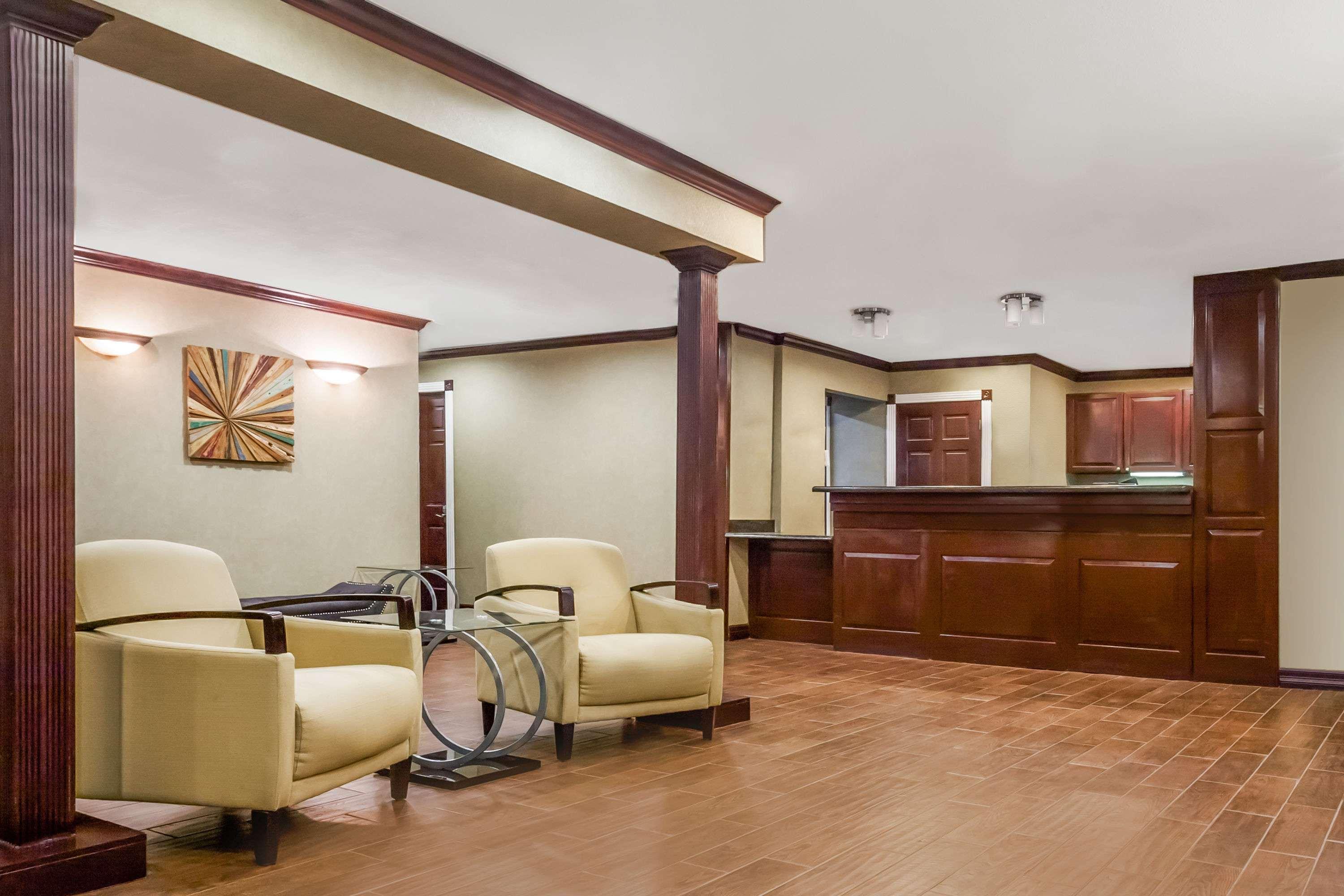 Hawthorn Extended Stay by Wyndham Dallas 4/14