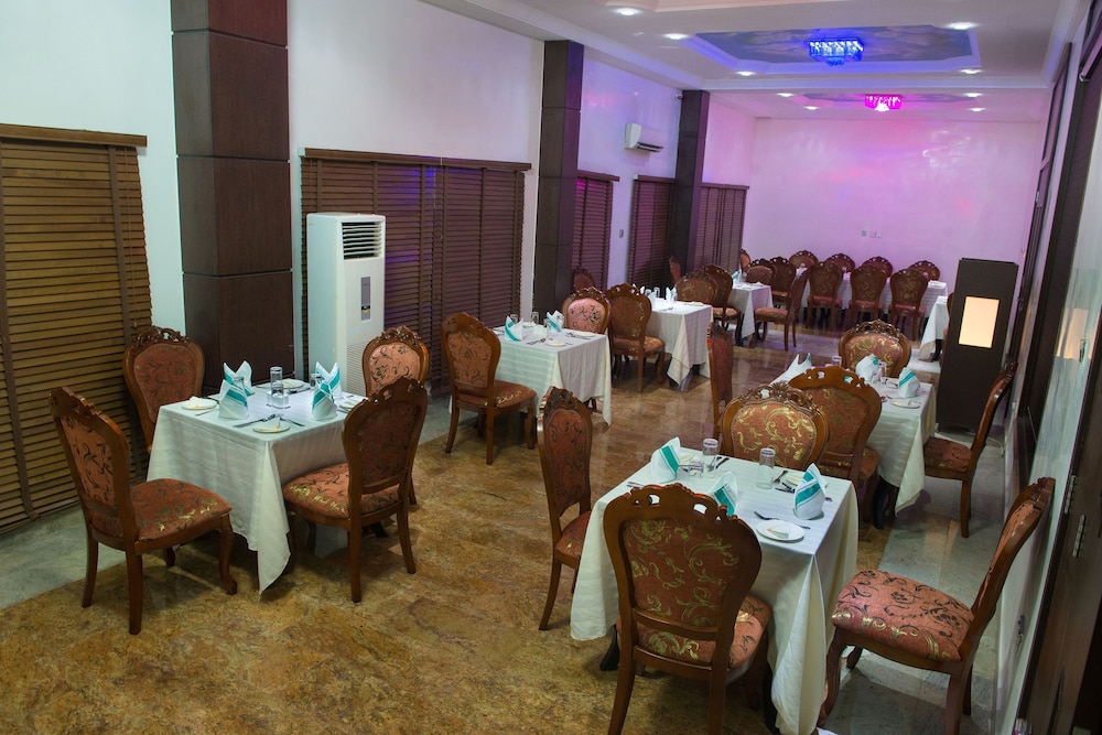 Grand Cubana Hotels 30/45