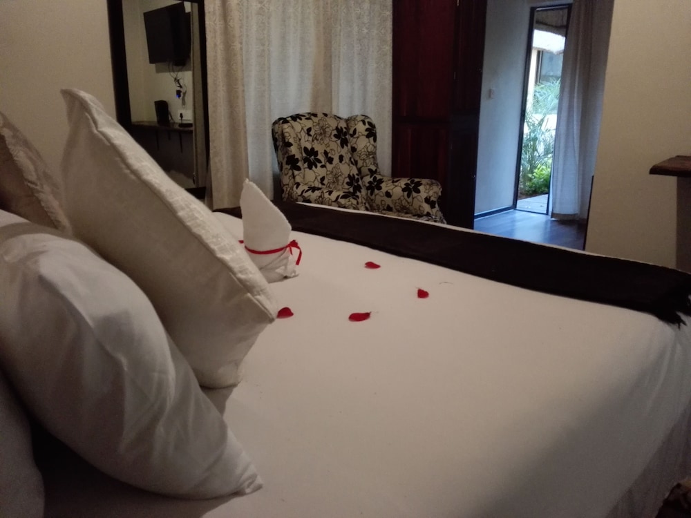 Chobe Sunset Chalets 8/49
