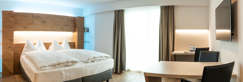 Jet Hotel Zurich Airport 19/45