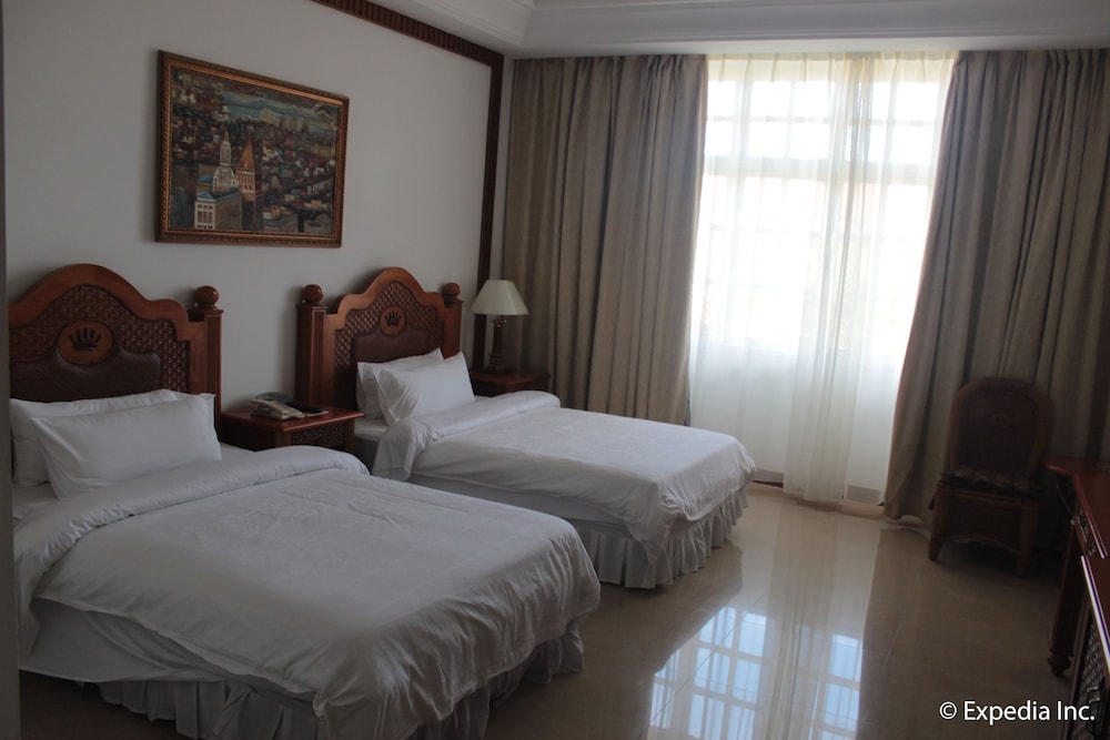 Fort Ilocandia Resort Hotel 12/50