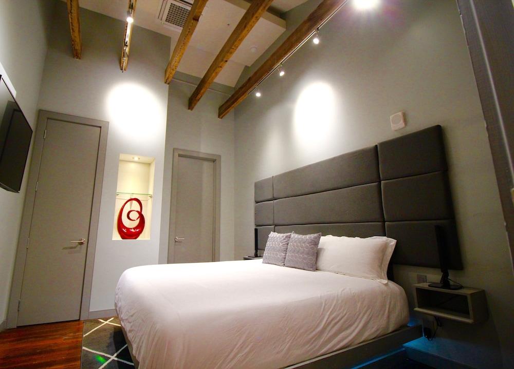 4 Bedrooms, Luxury, Suite, Balcony
