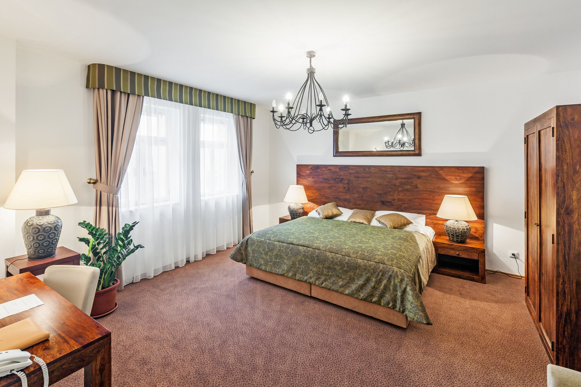 FAMILY, DOUBLE BED