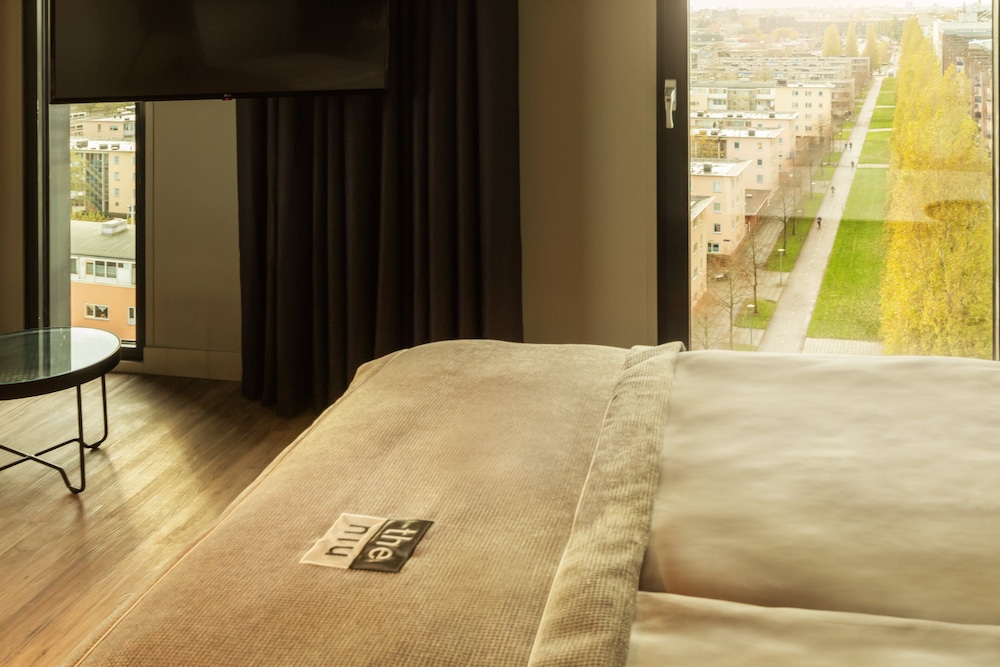Holiday Inn - the niu, Fender Amsterdam by IHG 42/64