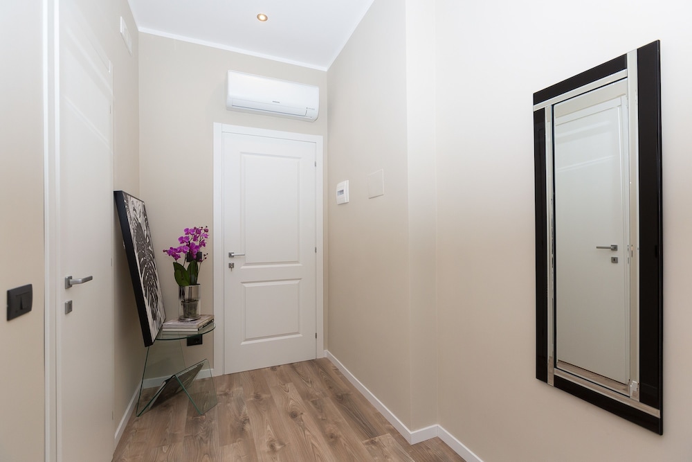 126 Gracchi Suites 30/47