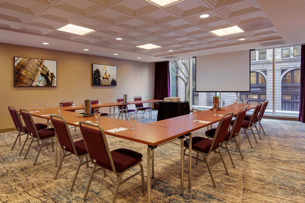 Courtyard Marriott City Center 38/39