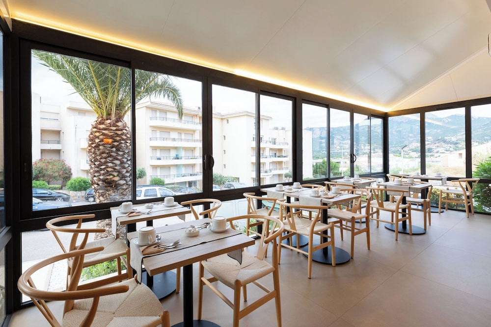 Hotel Mariana 52/69