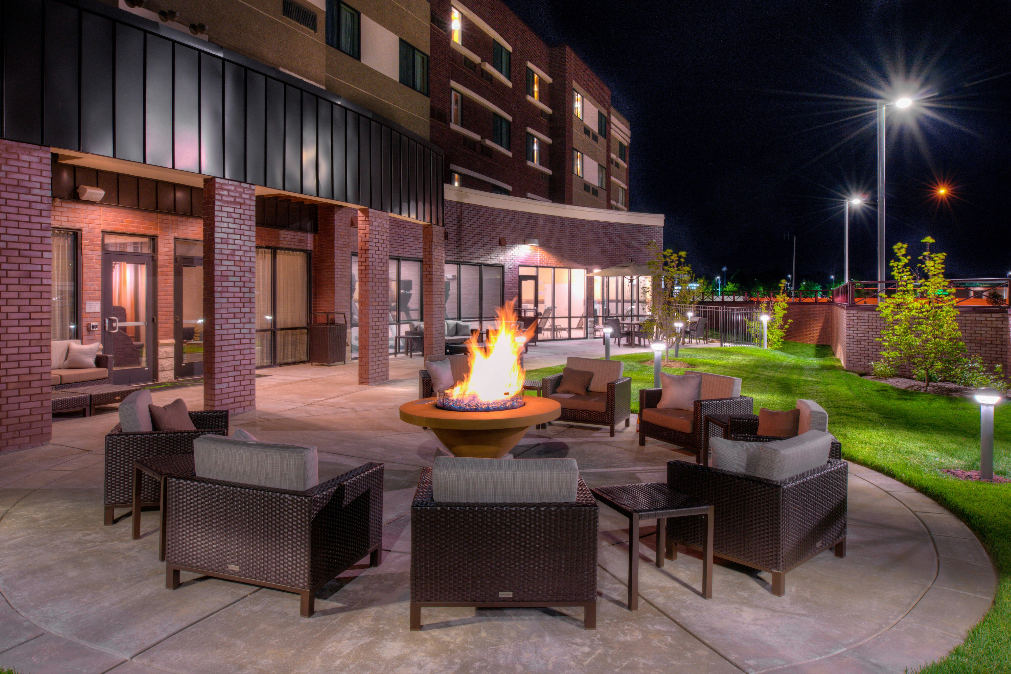 Courtyard St Louis Chesterfield 6/14
