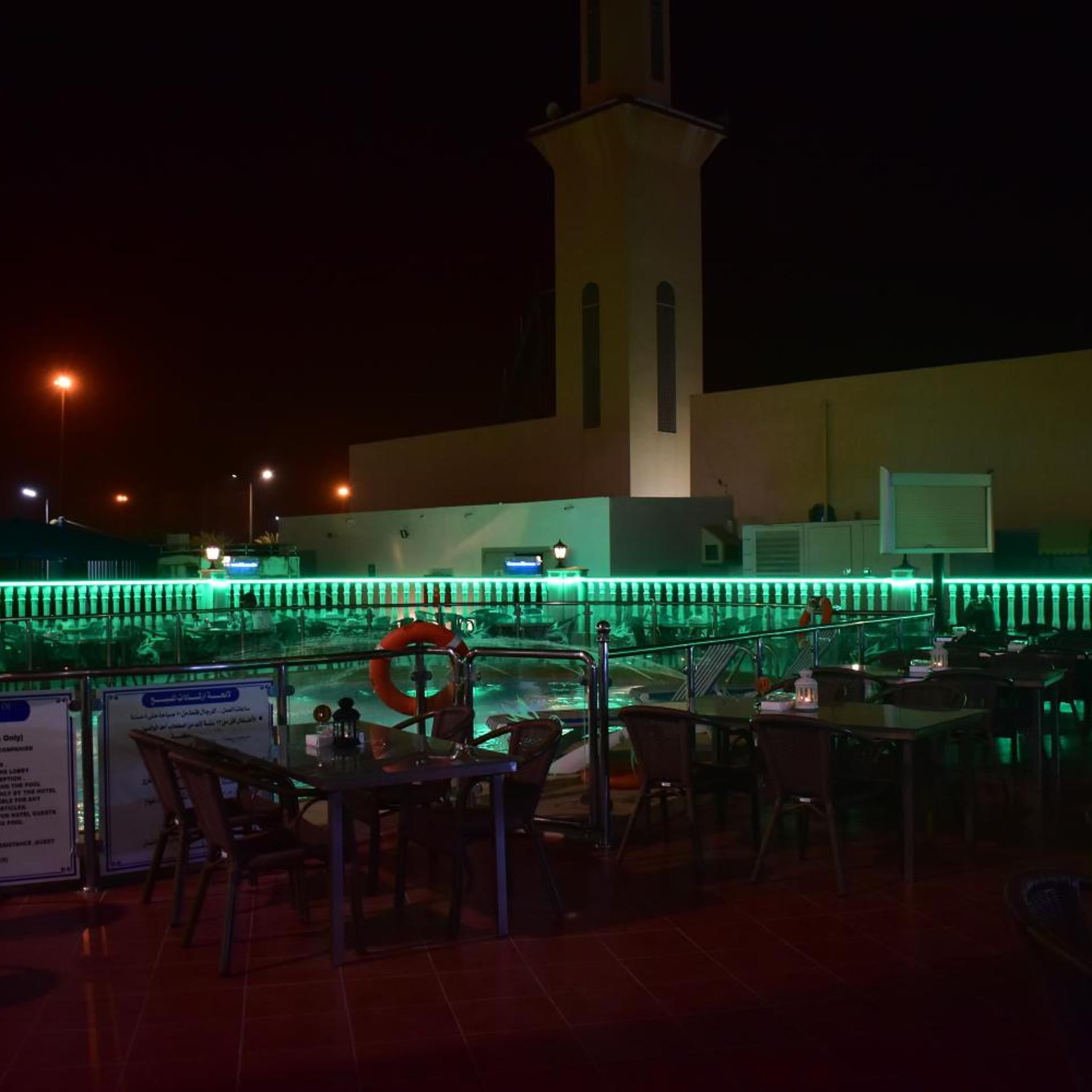 فندق كناري بيتش(Canary Beach Hotel) 57/67