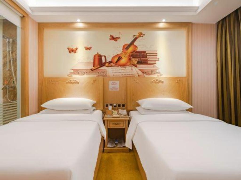 Vienna Hotel (North Square of Chengdu North Railway Station) 28/50
