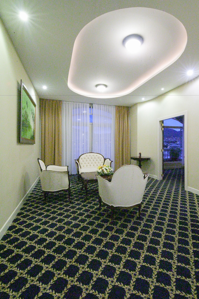 Sonesta Hotel Loja 56/70