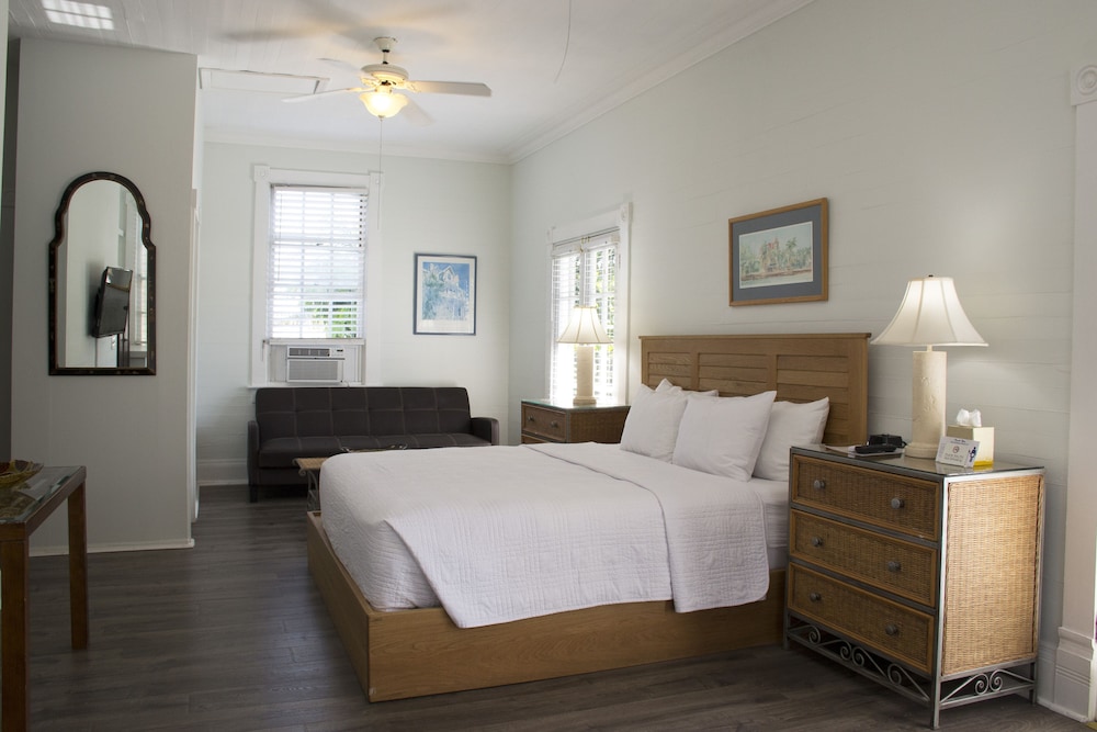 APARTMENT, ADULT ONLY