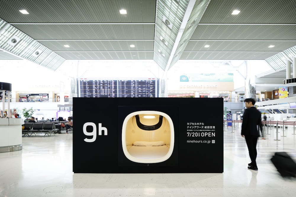 Nine Hours Narita 7/41