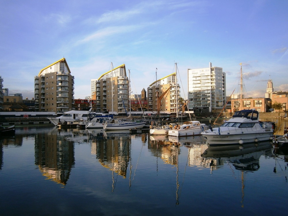 Marlin Apartments City Docklands 23/39