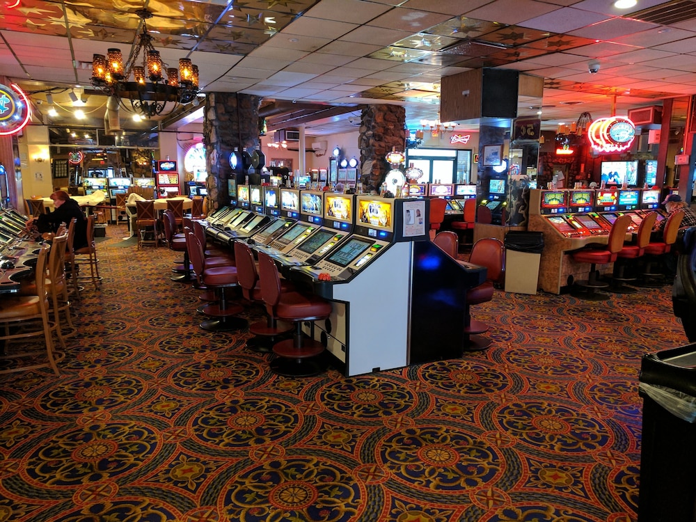Historic Hotel Nevada and Gambling Hall 62/68