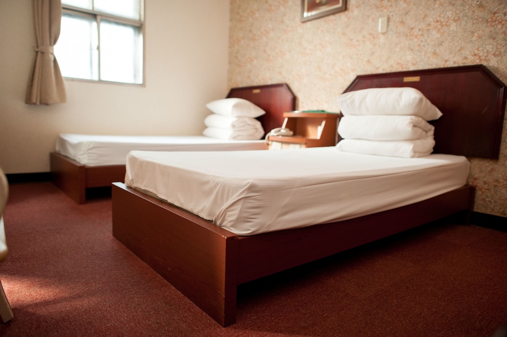 New May Flower Hotel 11/32