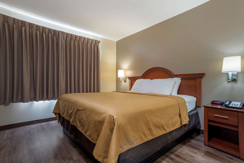Econo Lodge Inn & Suites Flowood - Jackson Northeast 9/35