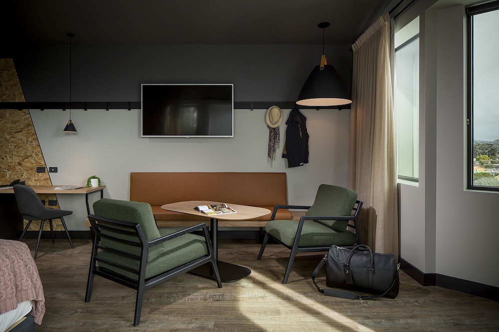 MARION HOTEL 47/70