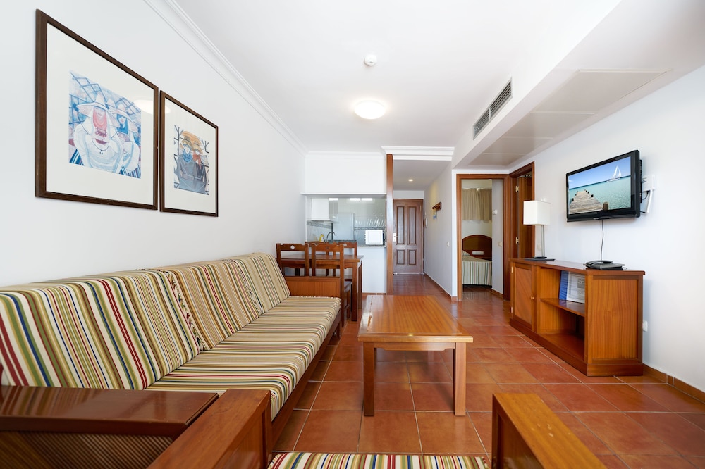 TC Apartamentos Dorotea 50/71