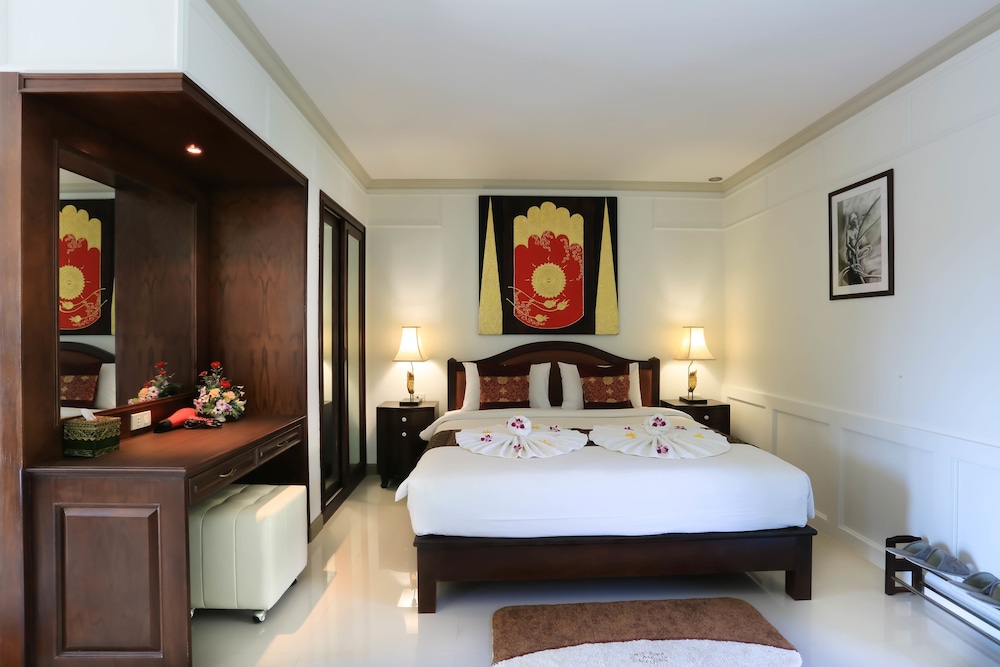 Naka Resort 5/50