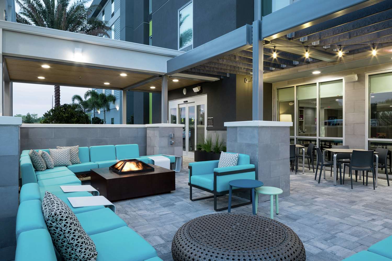 Home2 Suites By Hilton Orlando Airport Fl 26/43
