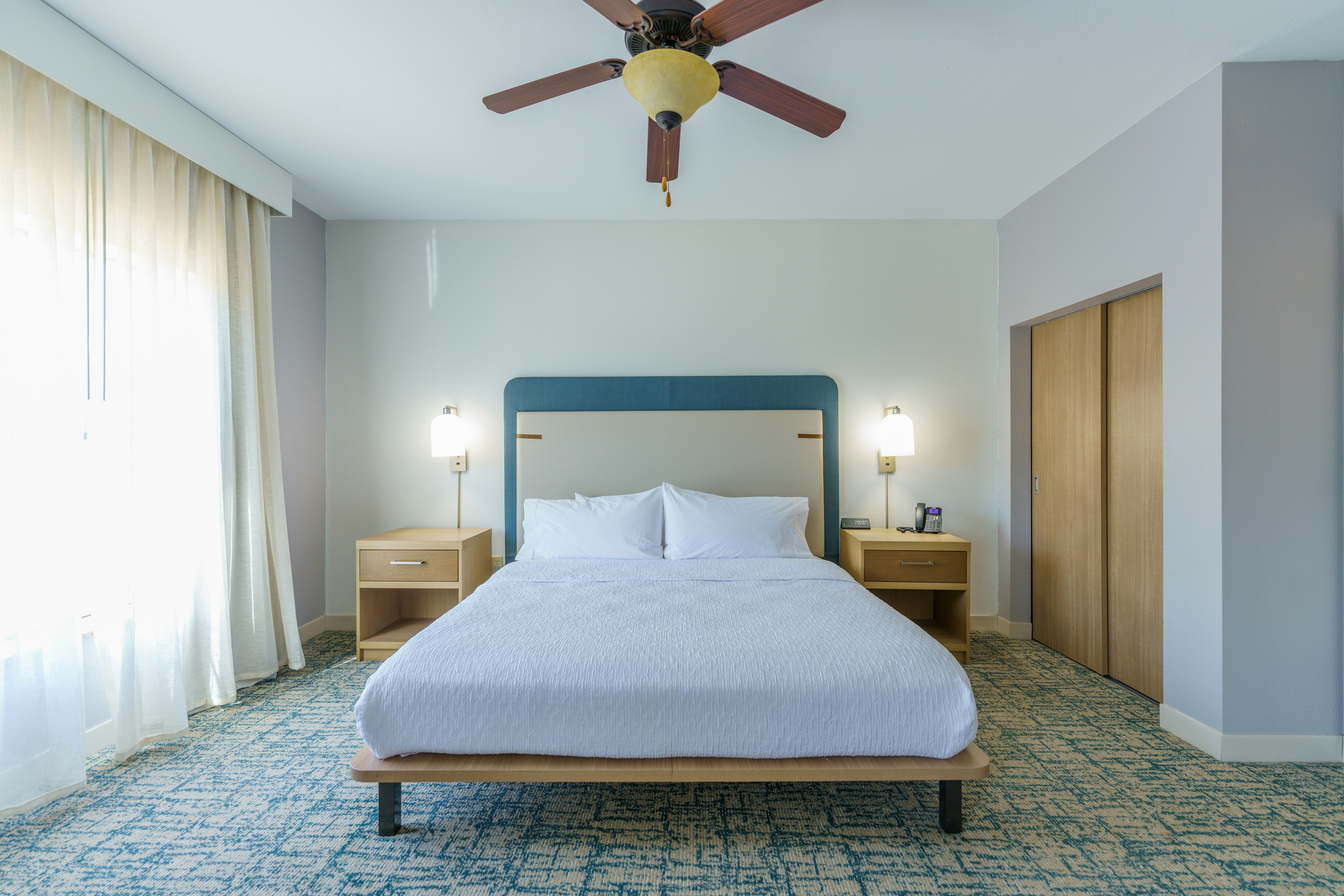 STUDIO, SUITE, KING BED