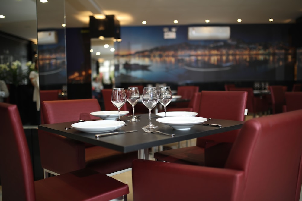 Holiday And Business Hotel 39/50