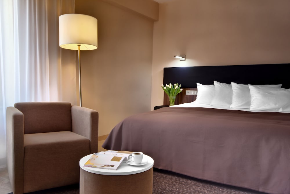 HOTEL MODERNO 30/63