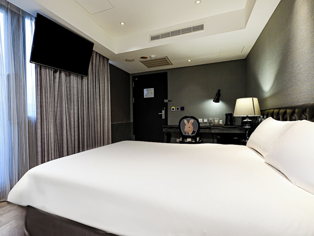 DELUXE, DOUBLE BED