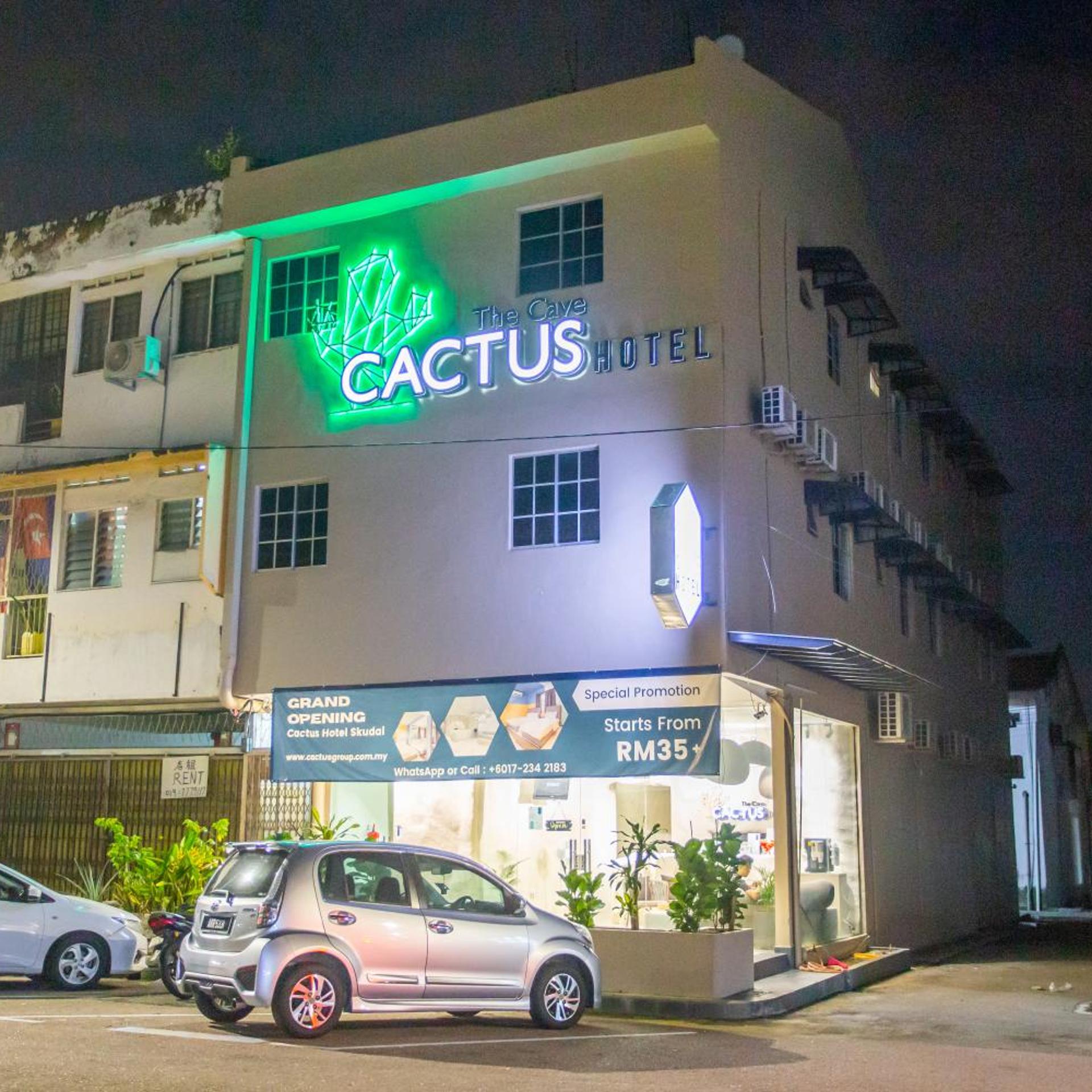 OYO 90028 Ragula Hotel 8/45