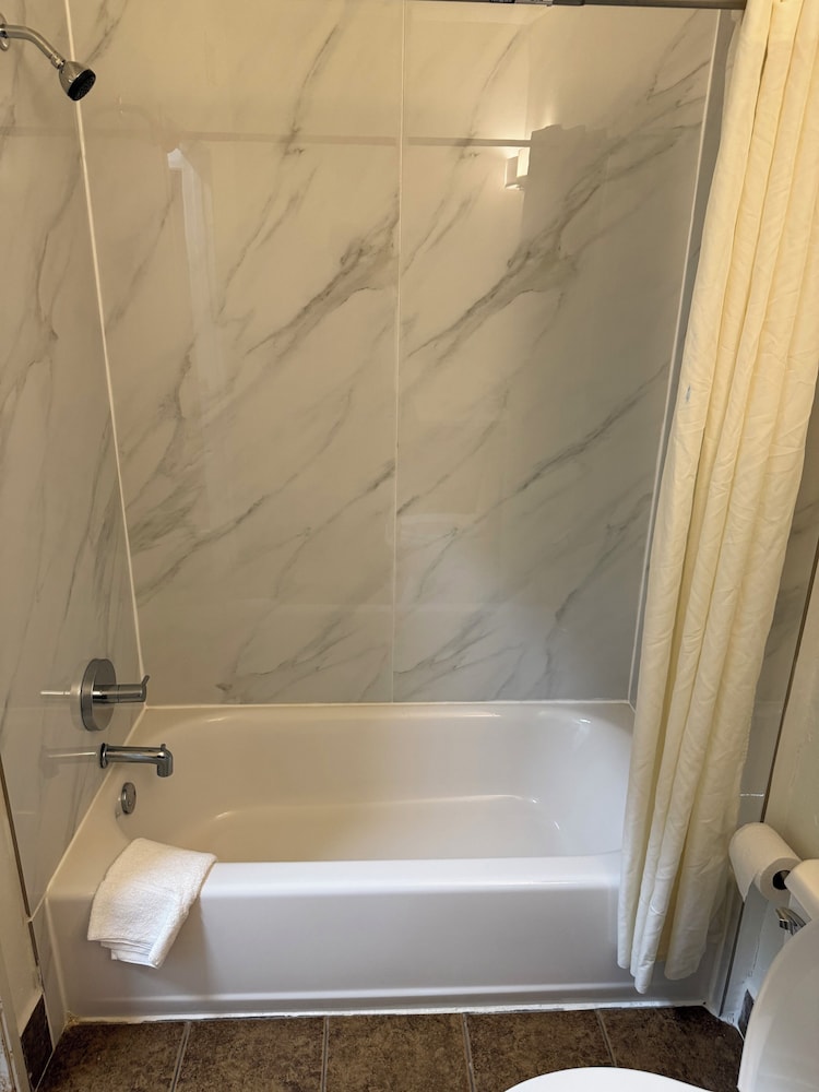 Sandalwood Studios &amp; Suites 29/29