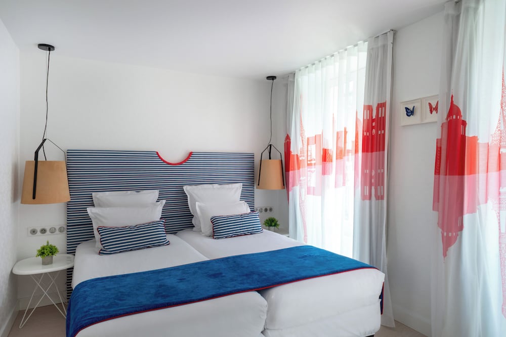 Hotel 34B Astotel (ex-Bergere Opera) 32/74