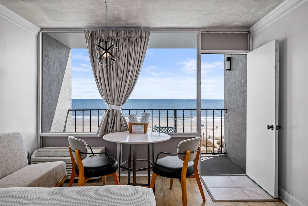 The Waves Hotel at Myrtle Beach 42/60