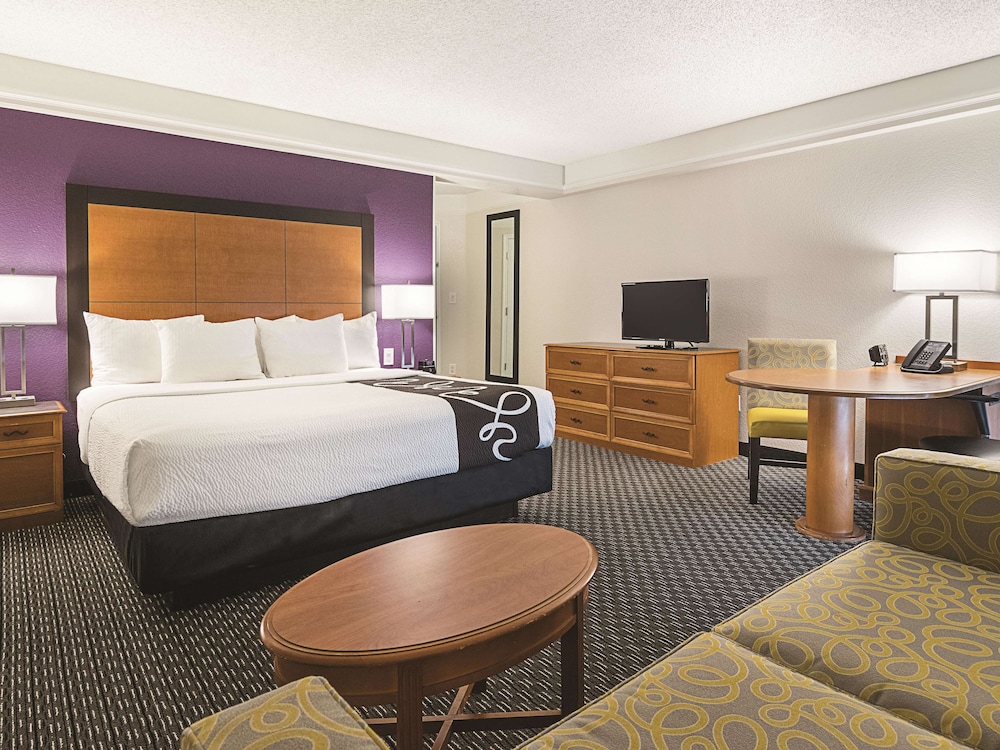 La Quinta Inn & Suites by Wyndham Miami Airport East 13/52