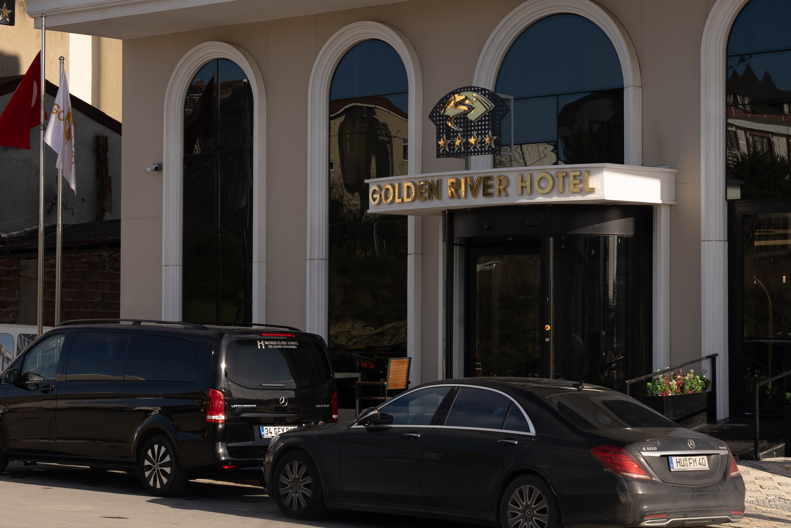 Golden River Hotel by Continent 70/74