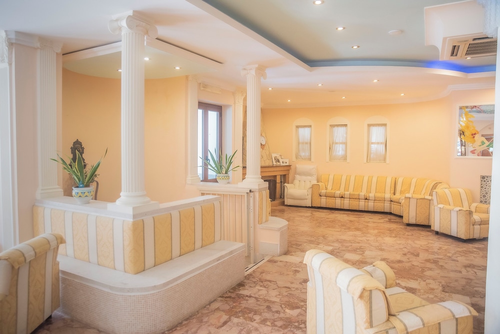 HOTEL LE TRE CARAVELLE 33/50
