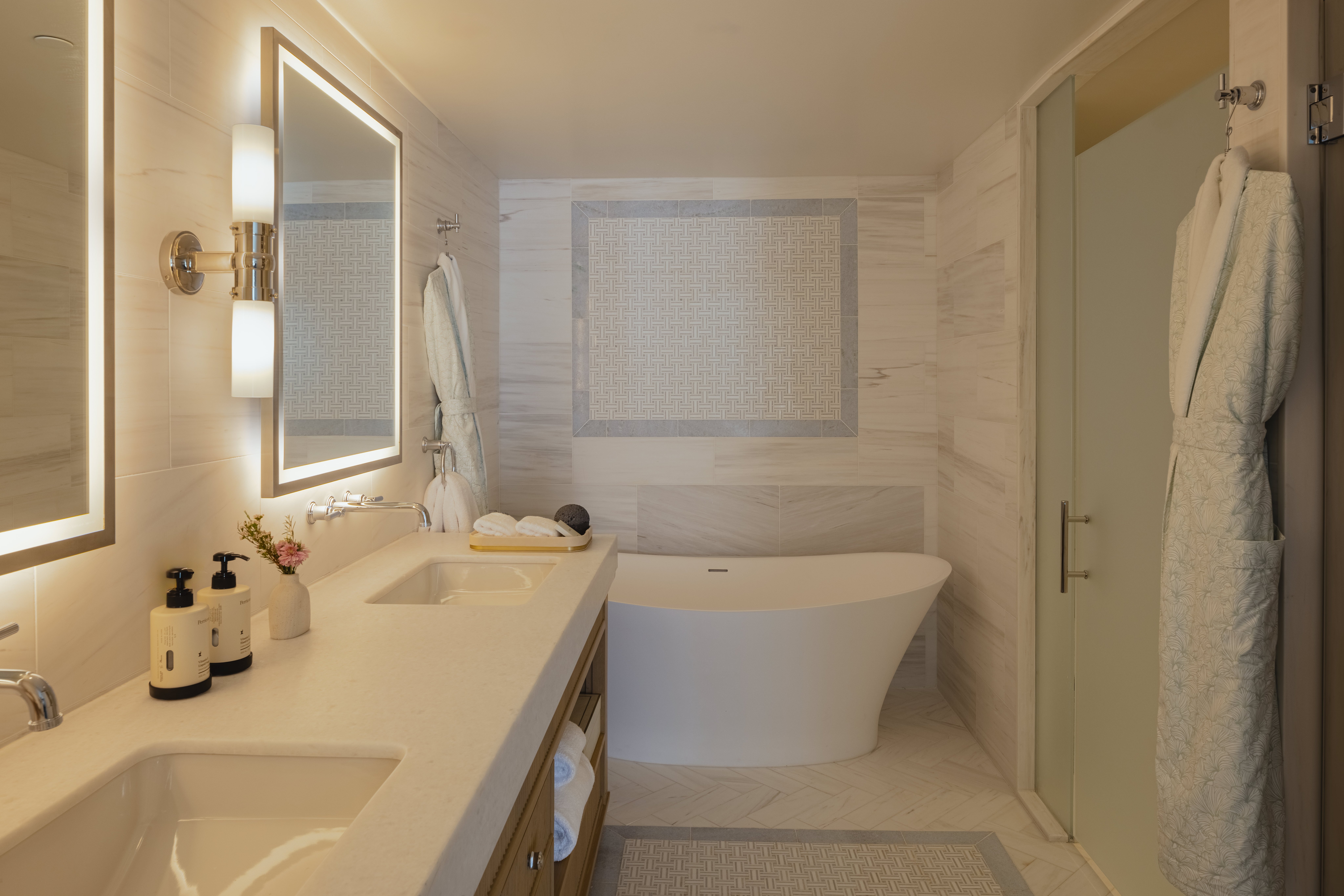 Room, King Bed, City View, Accessible