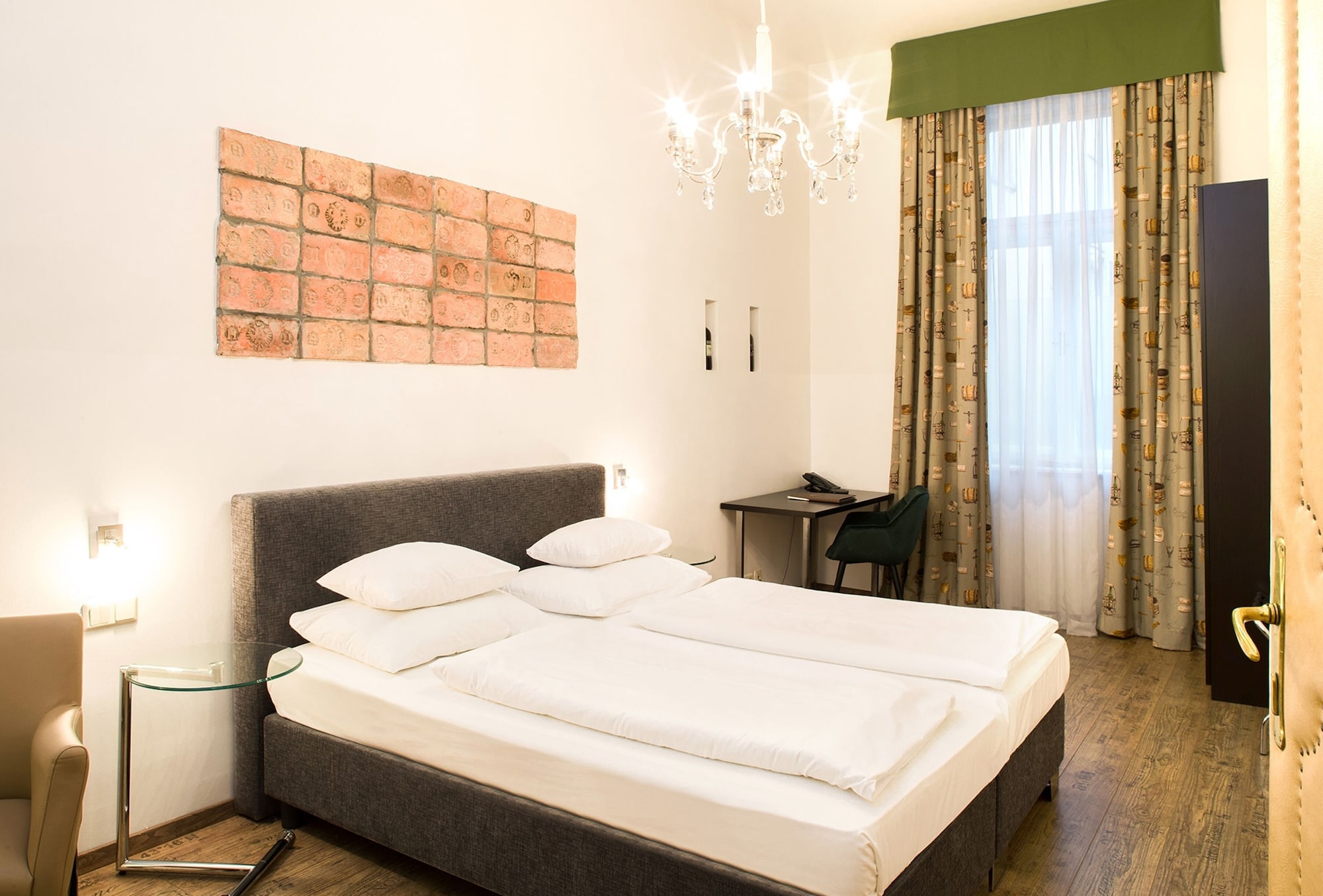 COMFORT, DOUBLE BED