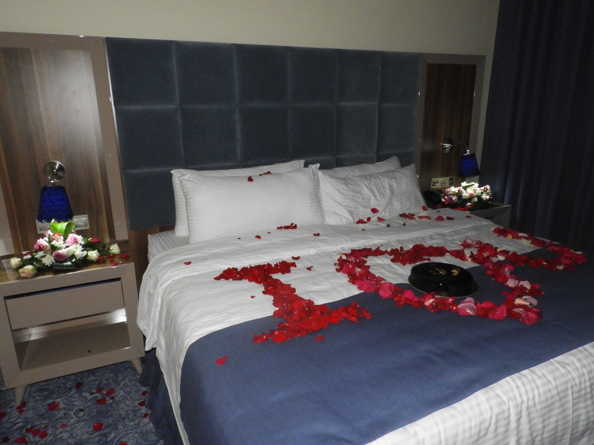 2 BEDROOMS, DELUXE, APARTMENT