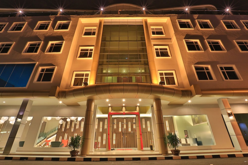 Supreme Hotel 5/41