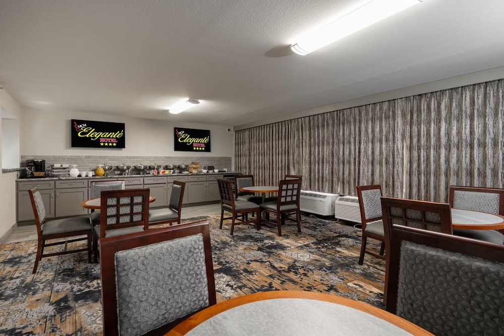 MCM Elegante Hotel and Conference Center 35/52